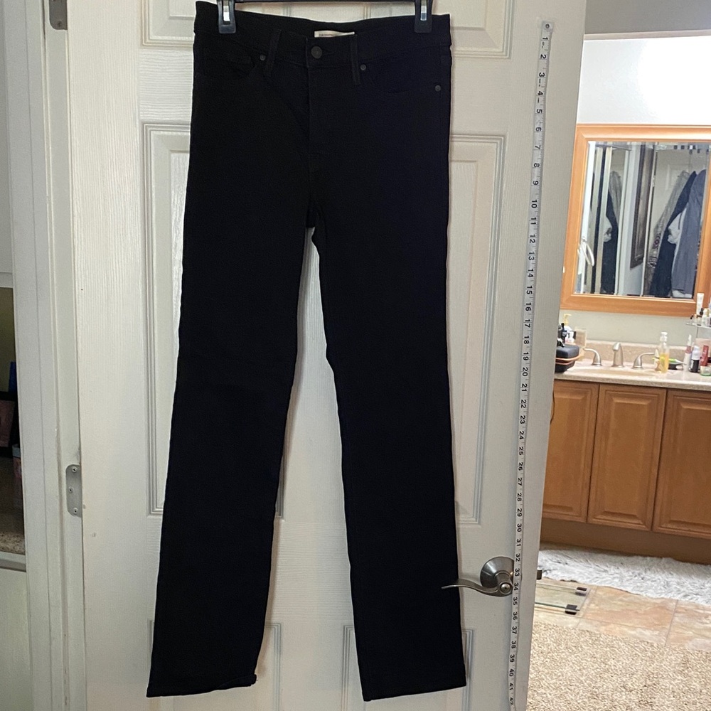 Levi's Women black 314 Shaping Straight Jeans